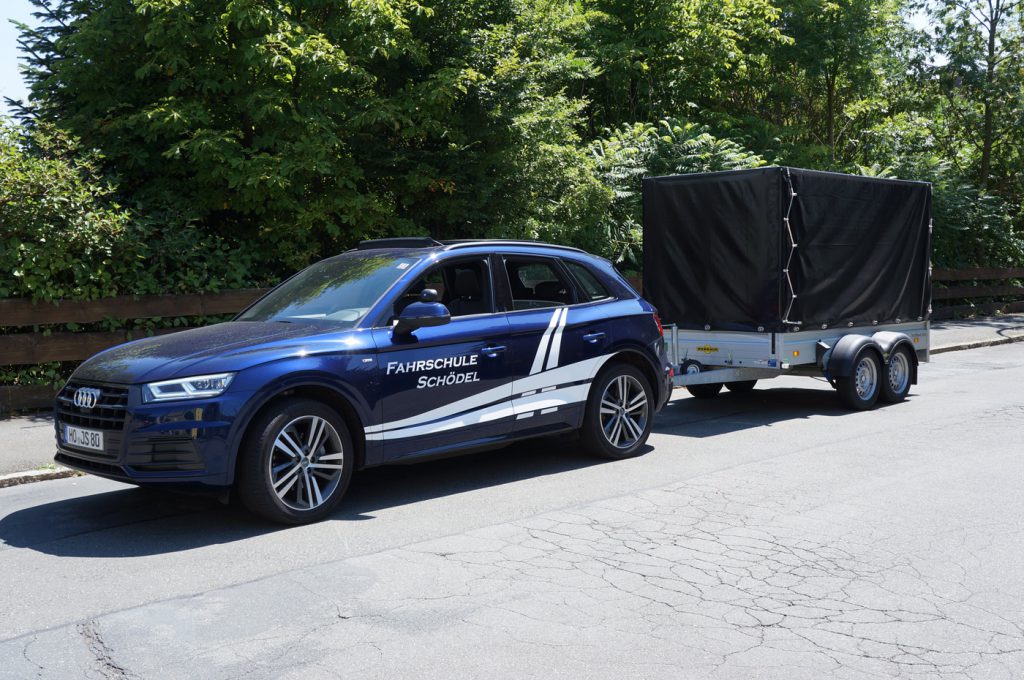 Audi Q5 mit Anhänger